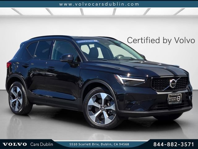 Certified 2026 Volvo XC40 B5 Plus AWD/4WD image 1