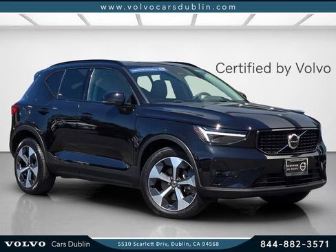 Certified 2026 Volvo XC40 B5 Plus AWD/4WD image 1