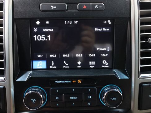 Used 2016 Ford F150 Lariat image 31