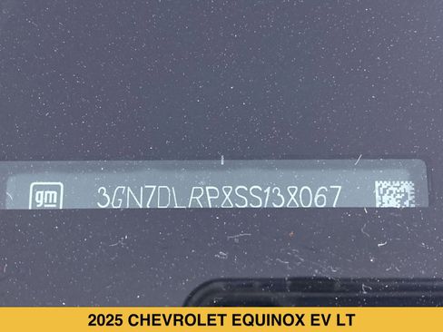 Certified 2025 Chevrolet Equinox EV LT FWD image 15