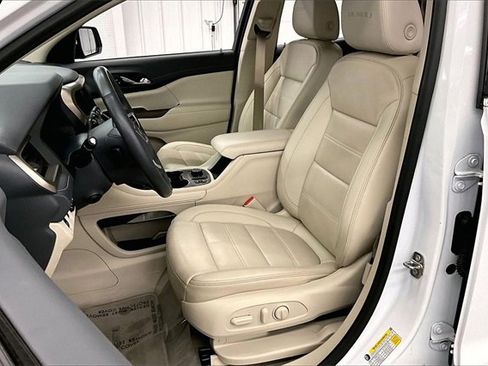 Used 2022 GMC Acadia Denali w/ Trailering Package image 19