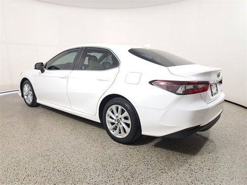 Used 2023 Toyota Camry LE image 7