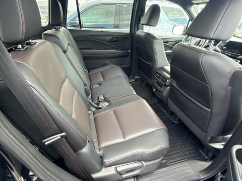 Used 2024 Honda Passport Black Edition image 9