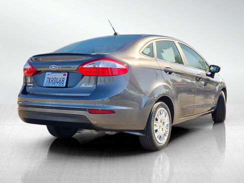 Used 2015 Ford Fiesta SE FWD image 4