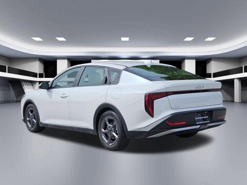 Used 2025 Kia K4 LXS image 4