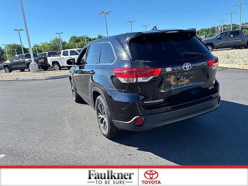 Certified 2018 Toyota Highlander Plus AWD/4WD image 12