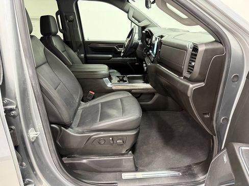 Used 2025 Chevrolet Silverado 2500 LTZ w/ LTZ Convenience Package image 26