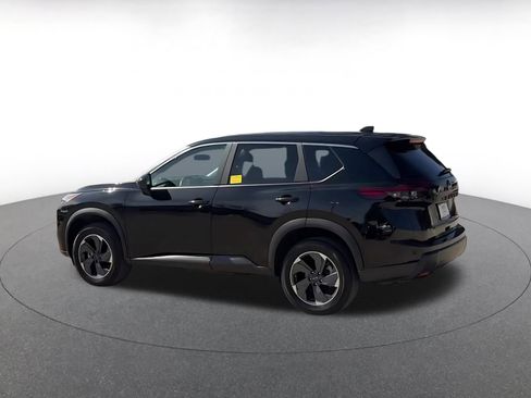 Used 2025 Nissan Rogue SV image 10