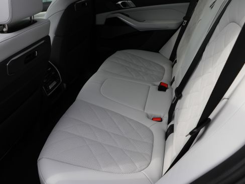 Certified 2026 BMW X5 sDrive40i image 35