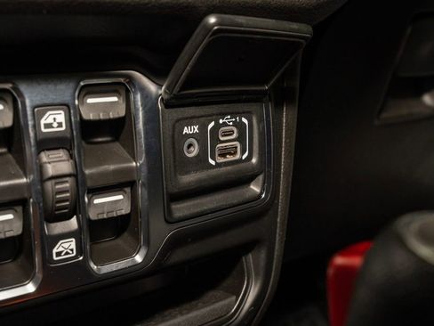 Used 2024 Jeep Wrangler Sport S image 16