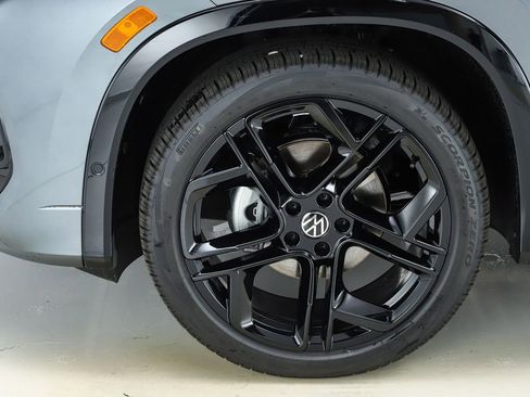 New 2026 Volkswagen Tiguan SE R-Line image 5