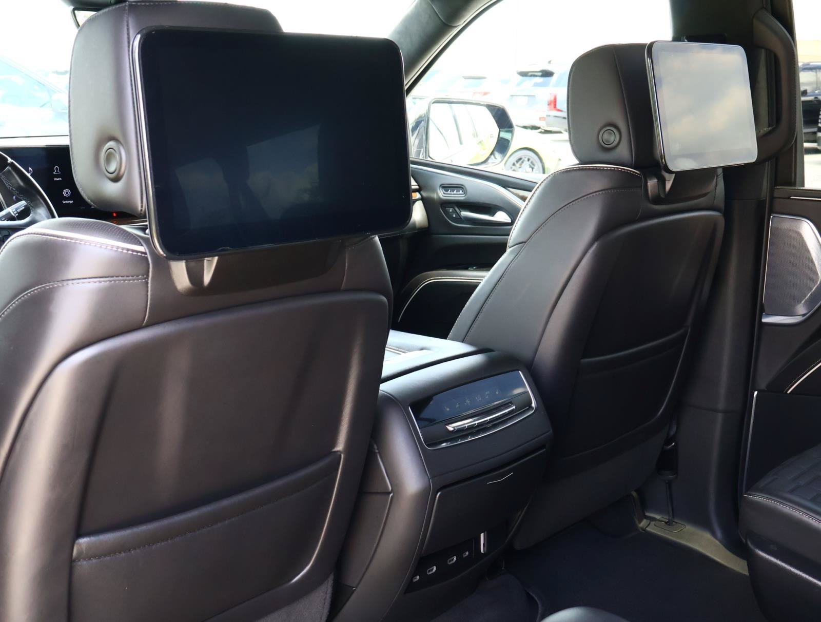 Certified 2024 Cadillac Escalade ESV Premium Luxury Platinum AWD/4WD image 20
