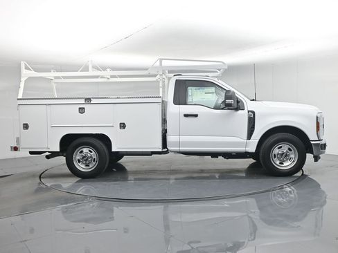 New 2025 Ford F350 XL w/ XL Chrome Package RWD image 31