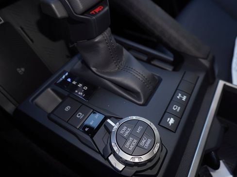 New 2025 Toyota Tacoma TRD Off-Road image 18