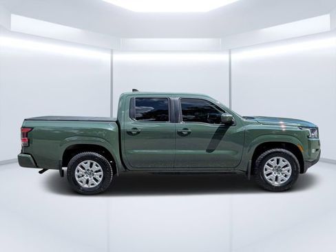 Used 2022 Nissan Frontier SV AWD/4WD image 2