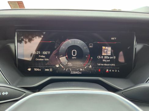 Used 2025 GMC Acadia Elevation image 23