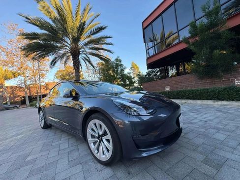 Used 2021 Tesla Model 3 Standard Range Plus RWD image 2