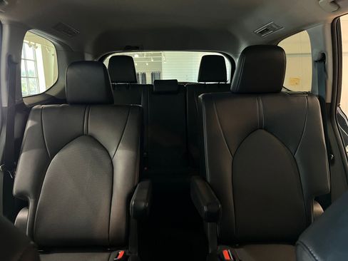 Used 2025 Toyota Grand Highlander FWD image 40