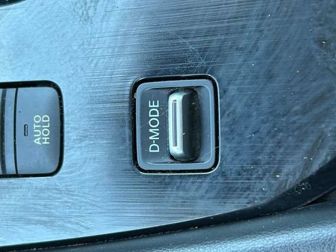Used 2021 Nissan Rogue Platinum FWD image 28