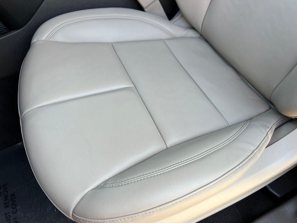 Used 2023 Lincoln Aviator AWD w/ Premium Package image 14
