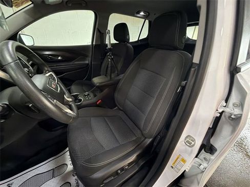 Used 2023 GMC Terrain SLE w/ Driver Convenience Package image 11