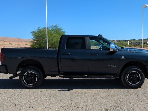 Used 2025 RAM 2500 Laramie AWD/4WD image 2