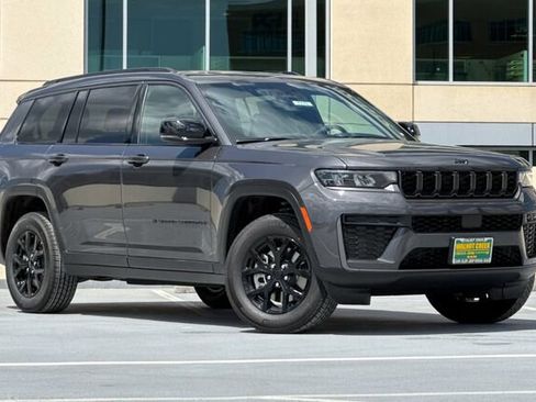 New 2026 Jeep Grand Cherokee L 4WD image 2