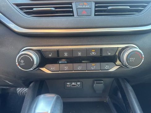 Used 2021 Nissan Altima 2.5 SV w/ SV Premium Package image 17