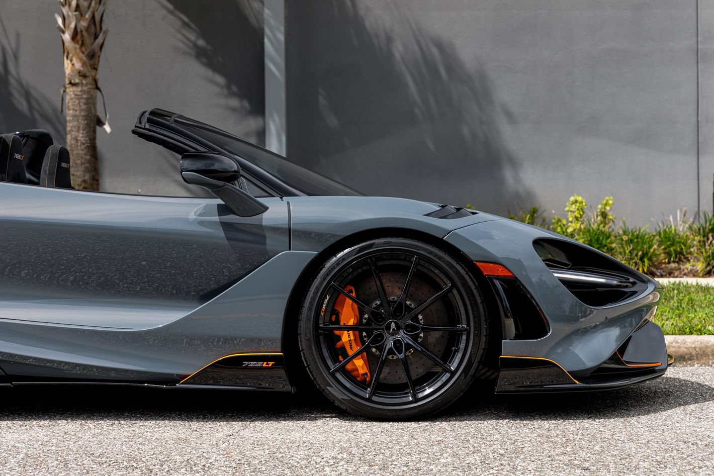 Used 2022 McLaren 765LT RWD image 18