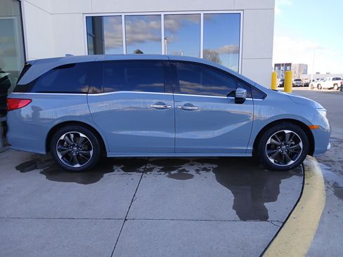 Used 2023 Honda Odyssey Elite image 5