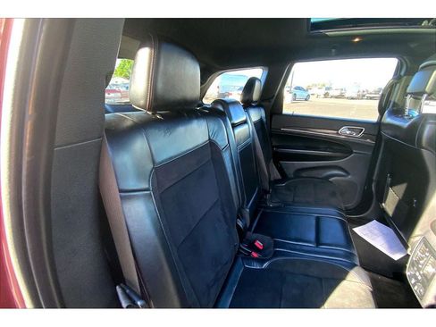 Used 2017 Jeep Grand Cherokee Trailhawk w/ Trailhawk Luxury Group AWD/4WD image 29