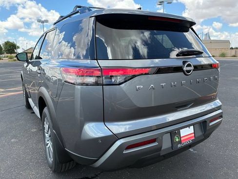 New 2026 Nissan Pathfinder SL FWD image 4