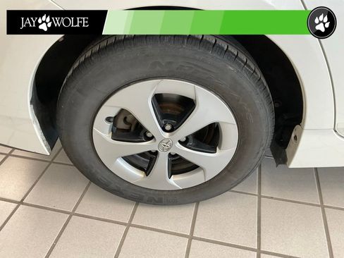 Used 2015 Toyota Prius Two image 7