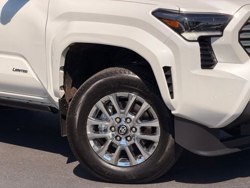 Used 2025 Toyota Tacoma Limited image 4