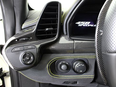 Used 2015 Ferrari 458 Speciale Coupe RWD image 46