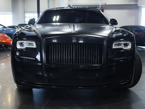 Used 2017 Rolls-Royce Ghost image 2