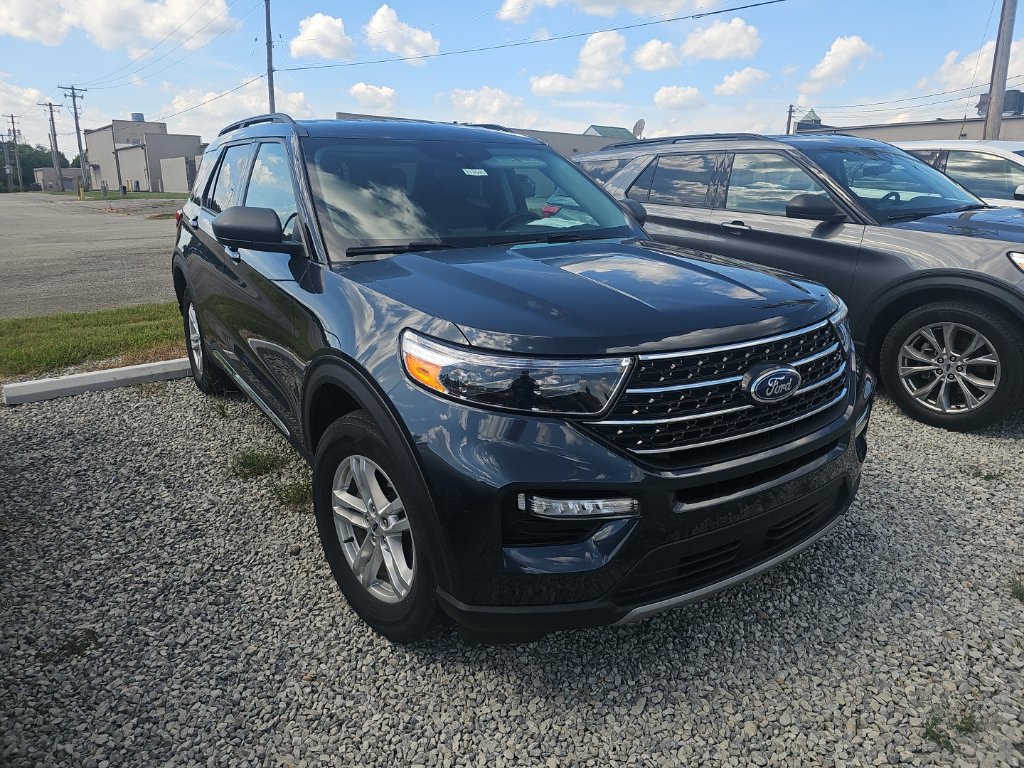 Used 2023 Ford Explorer XLT w/ Equipment Group 202A AWD/4WD image 5