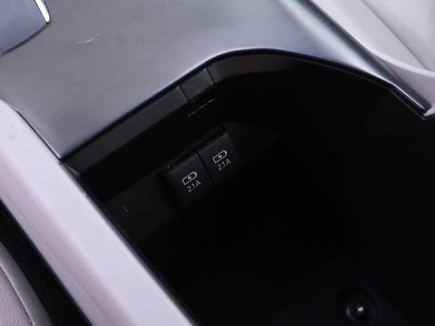 Used 2020 Toyota Camry SE FWD image 23