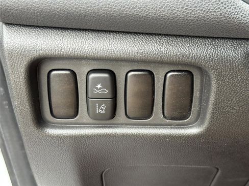 Used 2023 Mitsubishi Outlander Sport ES AWD/4WD image 16