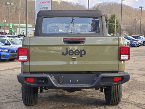 New 2026 Jeep Gladiator Sport AWD/4WD image 8