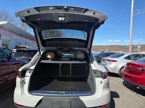 Used 2023 Porsche Cayenne Coupe image 8