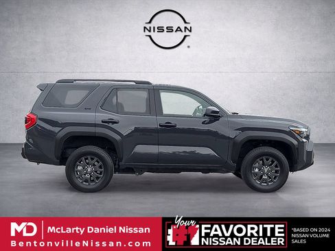 Used 2025 Toyota 4Runner SR5 AWD/4WD image 6