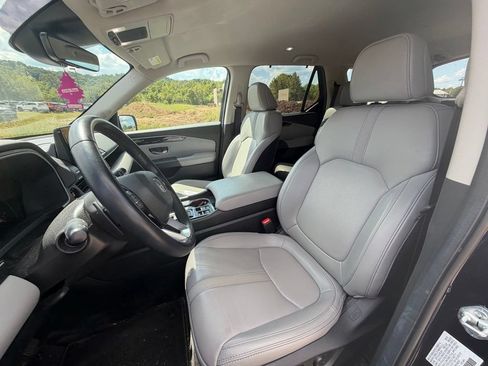 Used 2025 Honda Pilot EX-L image 7