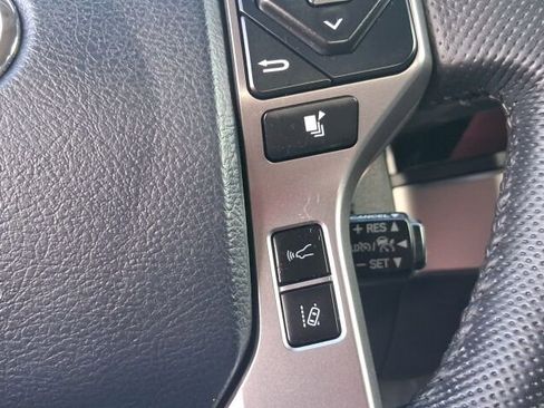 Used 2018 Toyota Tacoma SR5 image 32