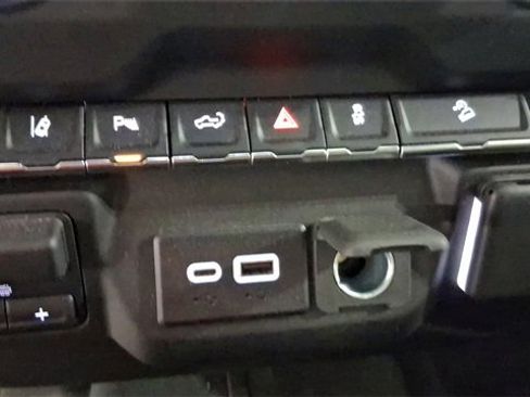 Used 2024 Chevrolet Silverado 2500 Custom w/ Custom Value Package image 26