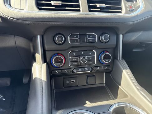 Used 2023 Chevrolet Tahoe LT w/ Luxury Package AWD/4WD image 39