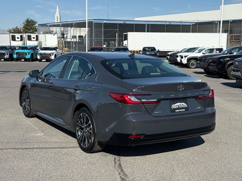 Used 2026 Toyota Camry XLE FWD image 5