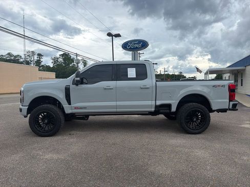 Used 2026 Ford F250 Platinum AWD/4WD image 1