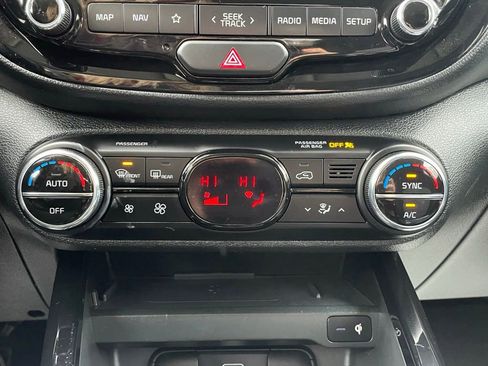Certified 2022 Kia Soul X-Line FWD image 34