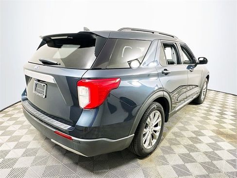 Used 2022 Ford Explorer XLT w/ Equipment Group 202A image 3